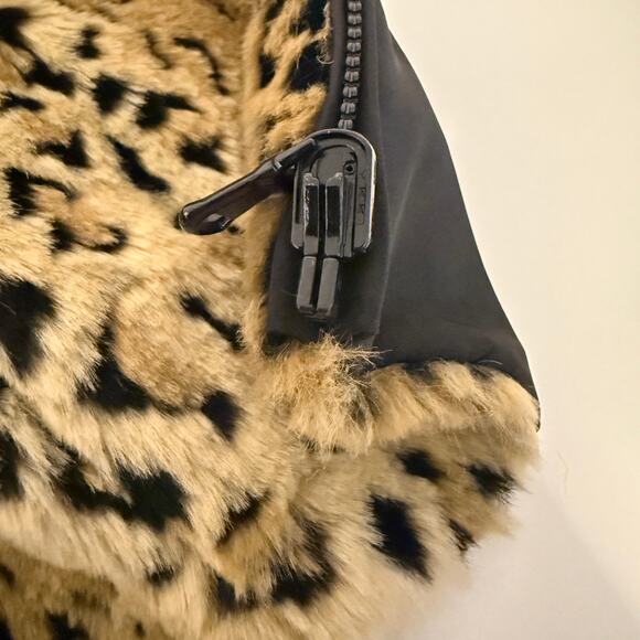 Kristen Blake Reversible Vest Size S Faux Fur Leopard Mob Wife Y2K Glam - Picture 9 of 13